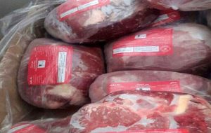 ۲۰۰ تن گوشت منجمد گوسفندی در قم توزیع شد