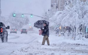 طوفان زمستانی برف در آمریکا / قطع برق ۲۵۲ هزار خانوار