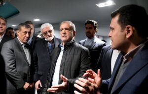 بازدید رئیس جمهور از نمایشگاه دارو و تجهیزات پزشکی