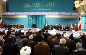 رهبر انقلاب: اصرار برخی از دولت‌های قلدر برای مذاکره، به منظور حل مسائل نیست