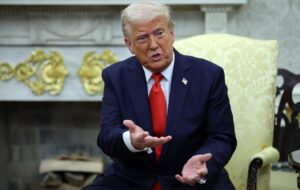 مخالفت ترامپ با تغییر در قانون حق حمل اسلحه با وجود تیراندازی‌ها در مراکز آموزشی