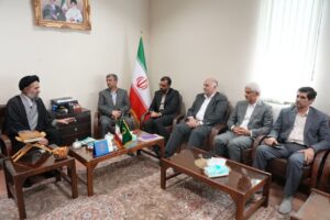 امام جمعه بروجرد:  حمایت از دولت، وظیفه شرعی و ملی است