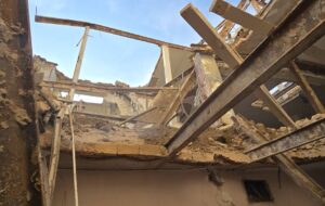 ریزش مرگبار ساختمان قدیمی در خیابان جمهوری تهران