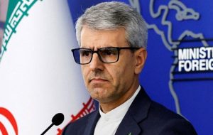 معلمان شهید مدرسه شجره طیبه میناب، تاریکی را رسوا کردند