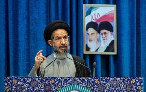 خطیب جمعه تهران: آمریکا دیگر بازیگر اصلی منطقه نیست
