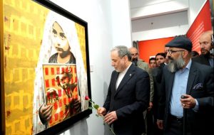 عراقچی: امیدوارم بتوانیم نمایشگاه گروهی نقاشی از «مدرسه میناب» را خارج از کشور برگزار کنیم