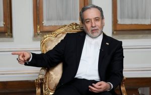 عراقچی: فشار اقتصادی آمریکا شکست خواهد خورد