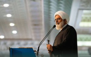 خطیب جمعه تهران: نخبگان برای بازنگری در دکترین هسته‌ای پیشنهاد بدهند