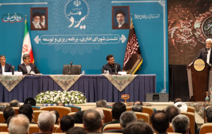 عارف: دولت از مسئولیت خود در قبال مردم عقب‌نشینی نمی‌کند